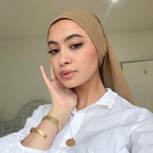<em>Burcu M***</em>